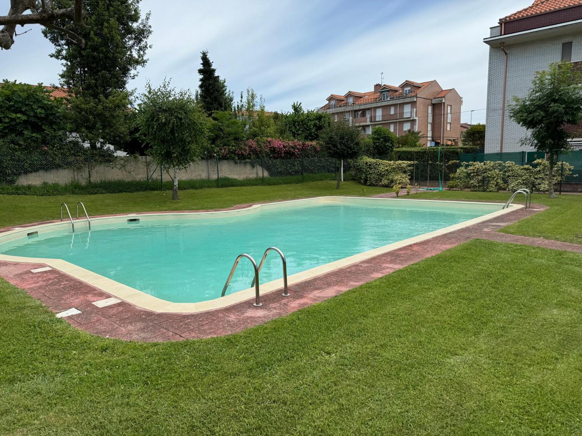 شقة Garaje Y Piscina Comunitaria! سوانثيس المظهر الخارجي الصورة